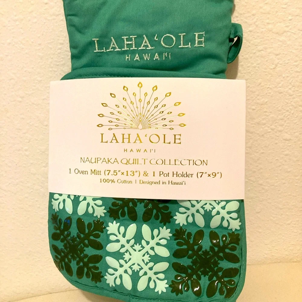 LAHA’OLE DESIGNS HAWAII
Quilt Pot Holder Set - Puakenikeni - Picture 2 of 3